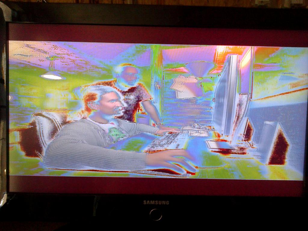 Телевизор самсунг негативное изображение. Плохое изображение на телевизоре. Искажение цвета на телевизоре.