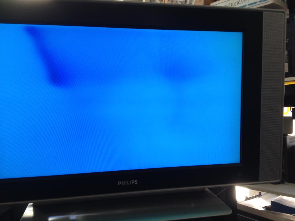 Телевизор тошиба что делать. Плазменный телевизор Philips s lc7 1e pa -la. Philips телевизор s LC7.2E pa. Philips SLC4.1E телевизор. Телевизор Филипс синий экран.